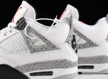 “WHITE 4 AIR OG JORDAN CEMENT” 840606-192 0701